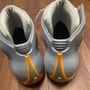 Size 11 - Jordan Melo 1.5 Wolf Grey Mango 2014